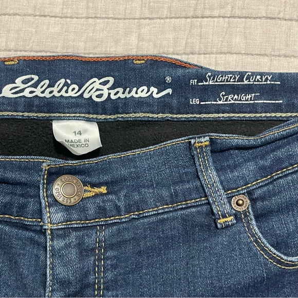 Eddie Bauer Women's Fleece Lined Slightly Curvy Straight Jeans Size 14 - Picture 2 of 12